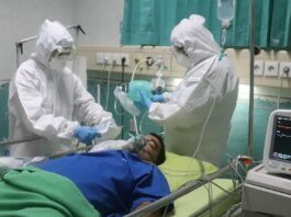 COCID-19 patient in intensive rare simulation.