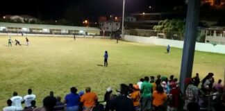 Spectators watch walaba tournament in Canaries.