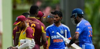SURYAKUMAR YADAV SURROUNDED BY OTHER CRICKETERS