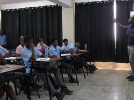 Vieux Fort Students Attend Pest Management Class.