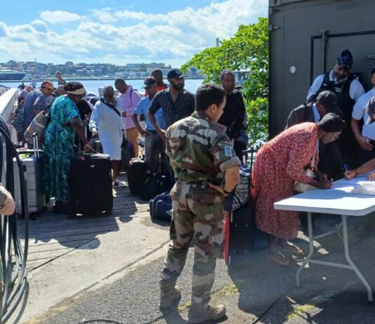 Evacuees from Haiti arrive in Martinique