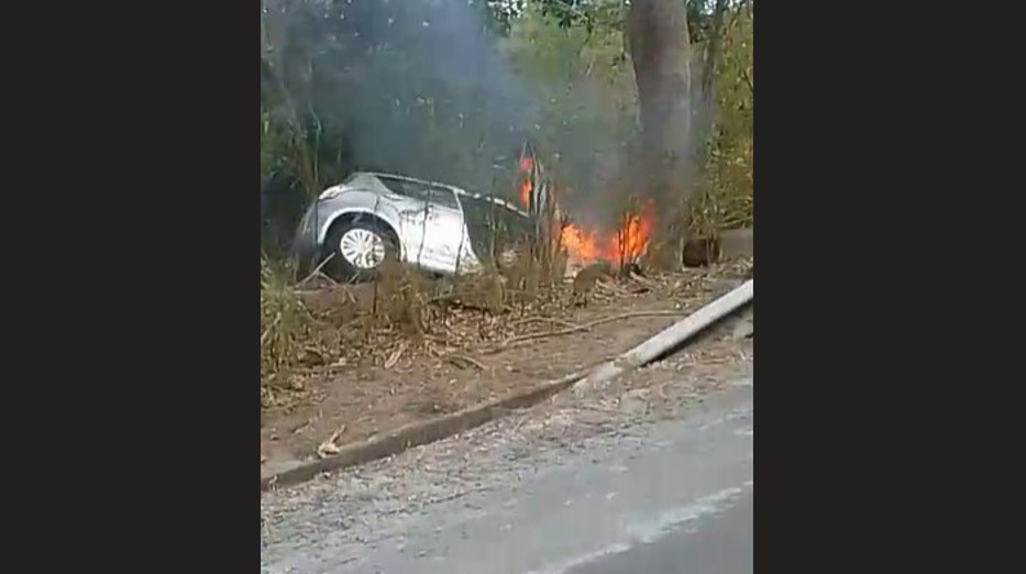Vehicle catches fire after crash at River Doree, Choiseul.