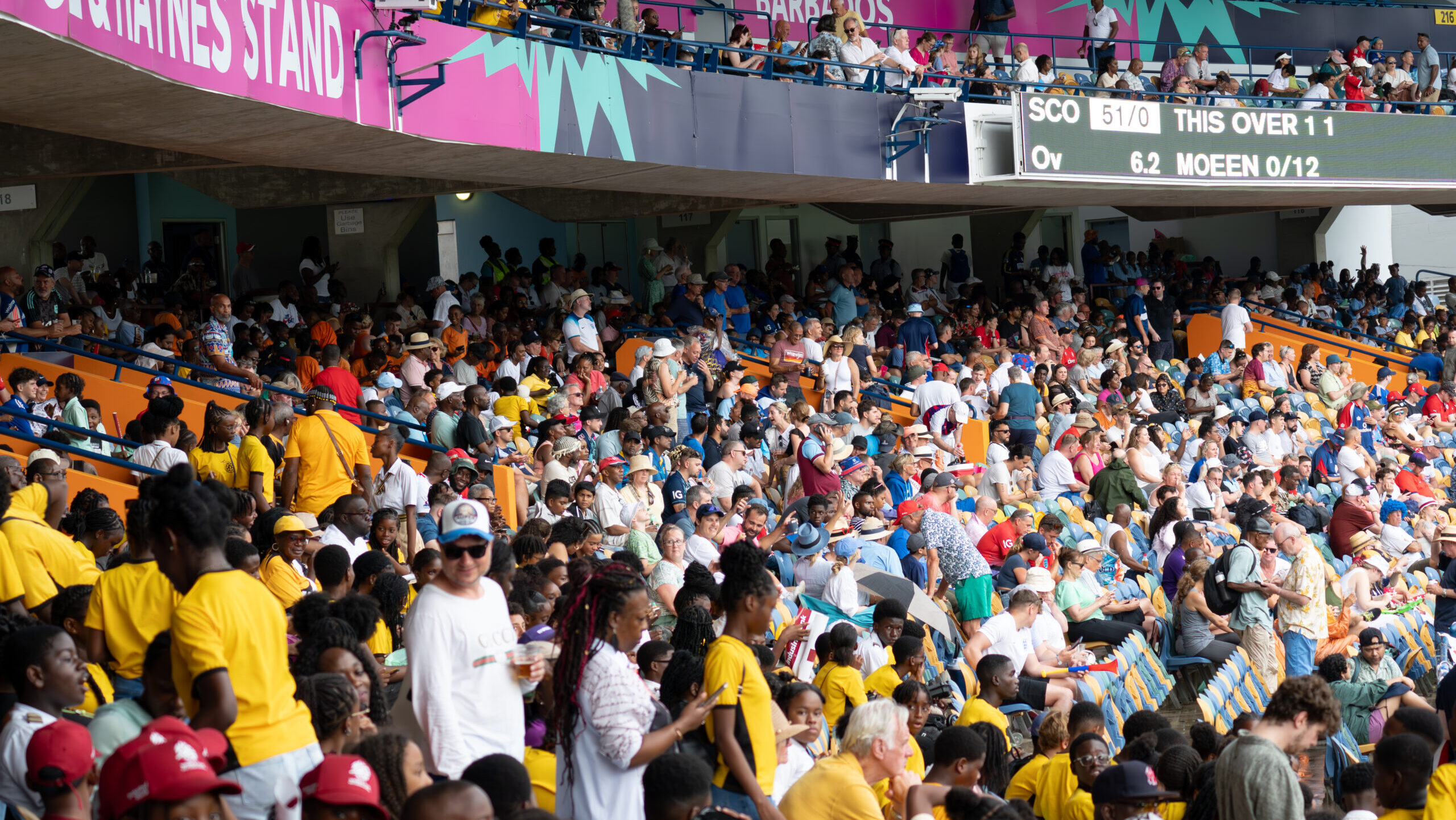 Kensington Oval crowd.