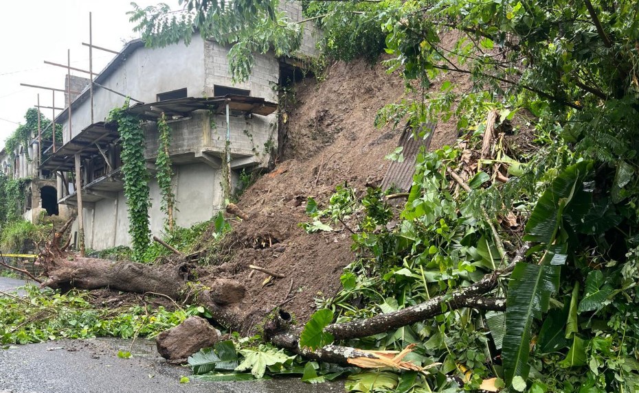 Trois Piton area landslide