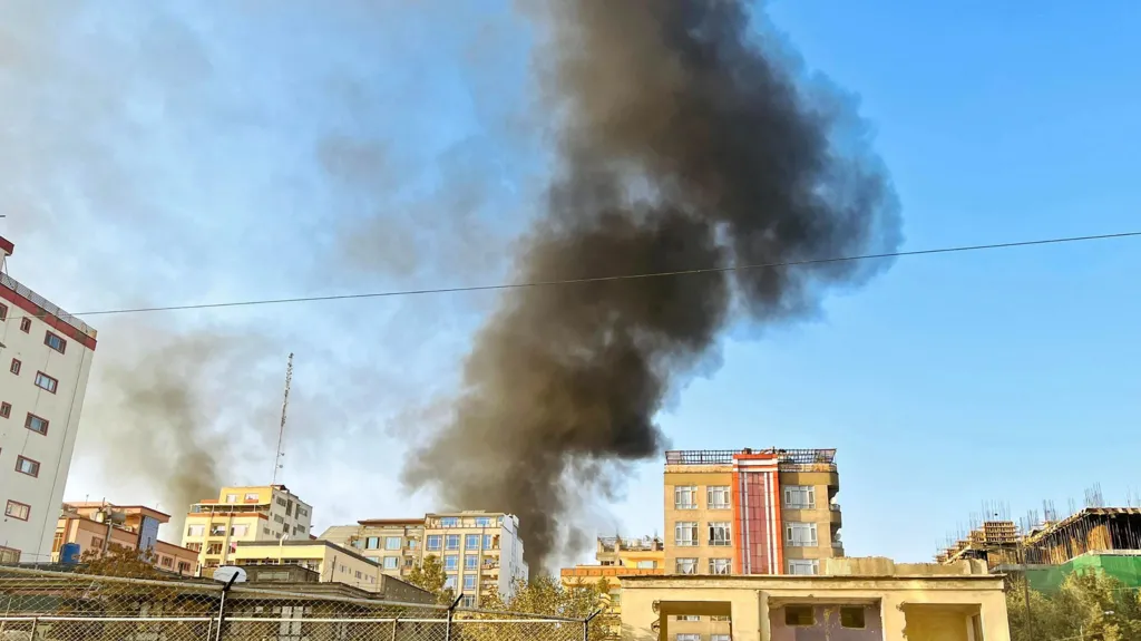 Afghan Taliban and Pakistan agree to short truce after deadly clashes