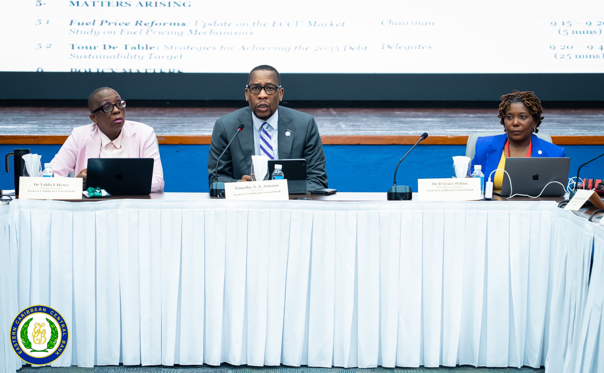 Central Bank targets 2027 for removal of British monarch from EC Currency