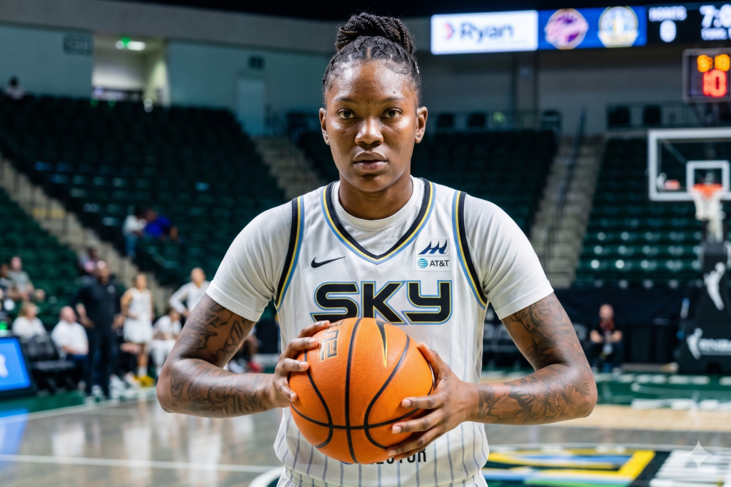 Nestor signs pro basketball contract