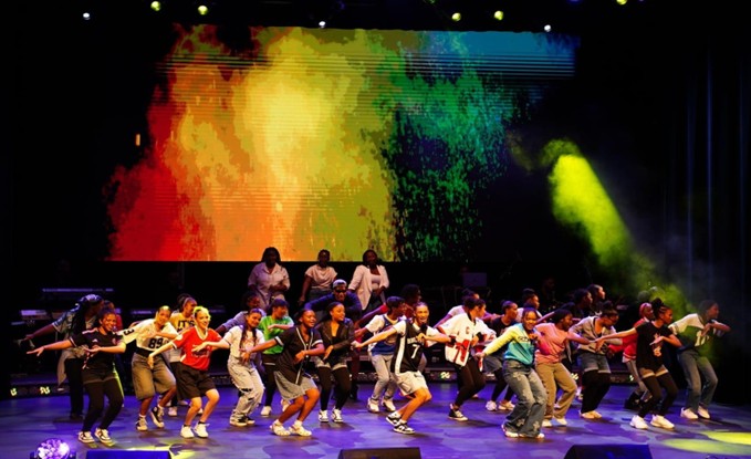 Destra’s ‘Reflections’ delivers powerful night of music, faith and emotion